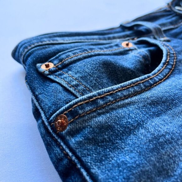 LEVI'S RIBCAGE STRAIGHT FULL LENGTH BUTTON FLY JEANS IN MEDIUM WASH - 31 - Picture 5 of 9